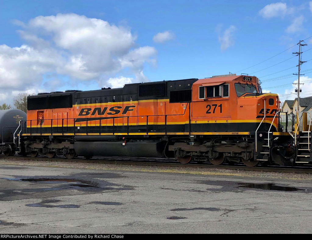 BNSF 271